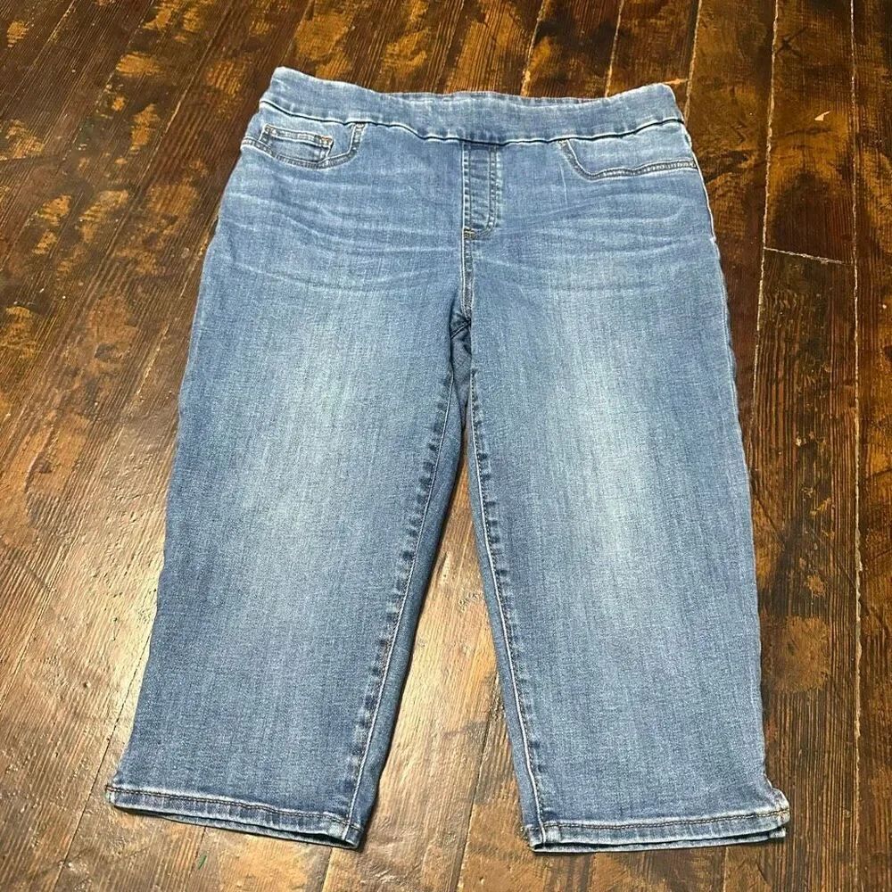 Chico’s slim leg denim size 1/8 stretchy pull on capris